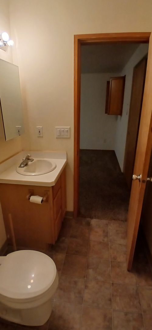 Studio, 1 bath, $1,400