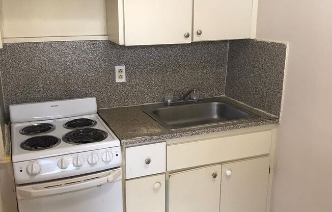 Cozy 1-Bedroom Apartments in a Charming 10-Unit Complex