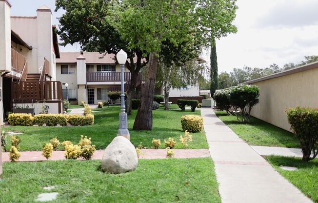Downstairs 2-Bedroom Condo in Banning--55+ Gated Community!