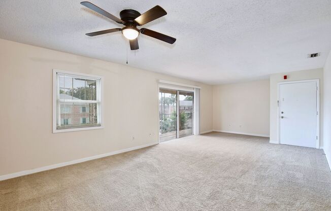 Spacious 1/1 Condo with Water Utility Included at Lake Howell Arms Condominiums - Casselberry