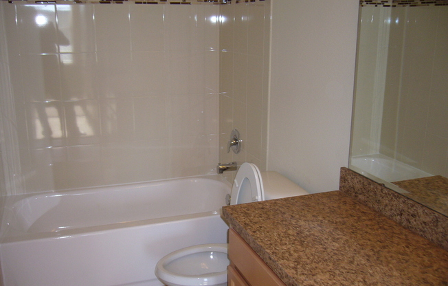 5 Bedroom, 3 bathroom in Windermere. Close to schools and shopping ...