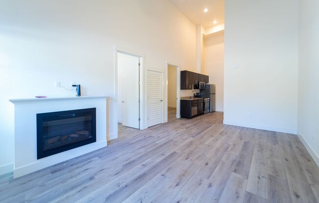 2 beds, 1 bath, 756 sqft, $1,825, Unit 1302