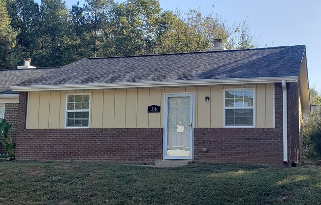 Ranch-style 2BD/2BA townhome in quiet neighborhood in Garner!