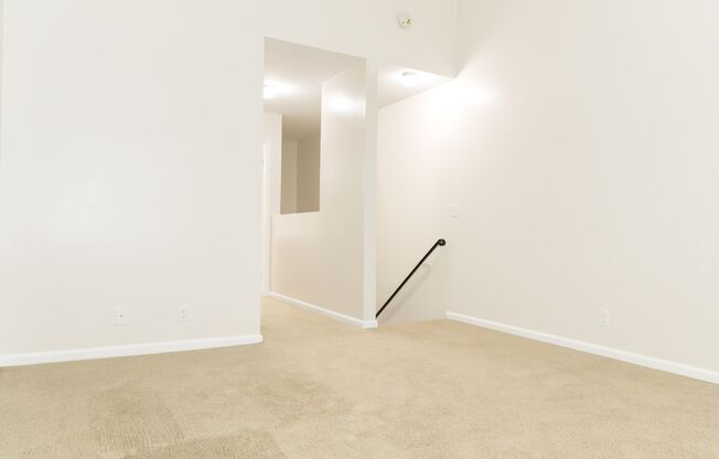 1 bed, 1 bath, 660 sqft, $2,120, Unit 65-101