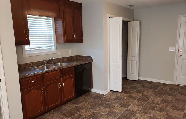 3 beds, 2 baths, $1,495