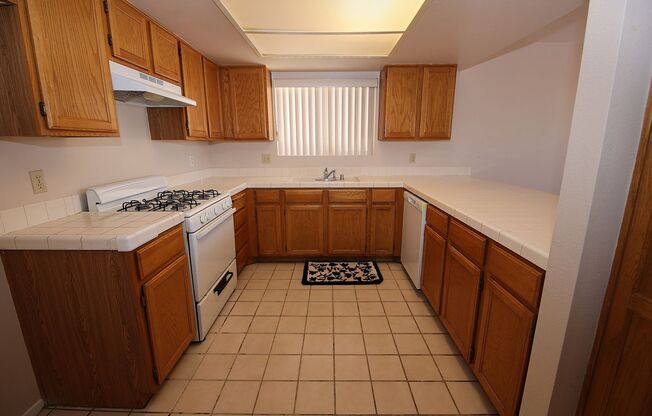 NORTHWEST - 2 STORY HOME - 4 BEDROOMS
