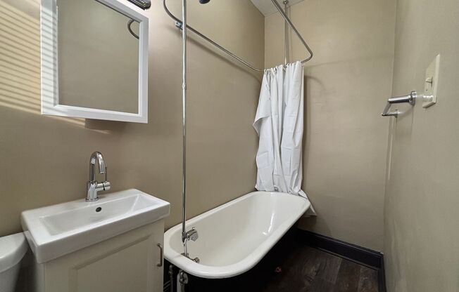 1 bed, 1 bath, 479 sqft, $950, Unit 2