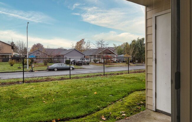 2 beds, 2 baths, 912 sqft, $1,499, Unit 23