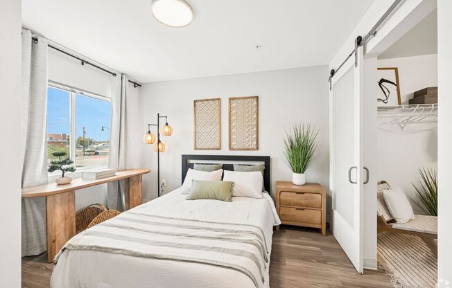 Comfortable Affordable 580 SqFt 1 Bed, 1 Bath - shareWESTSIDE Las Vegas