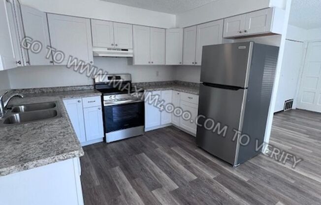 2 beds, 1 bath, 725 sqft, $1,300, Unit 2