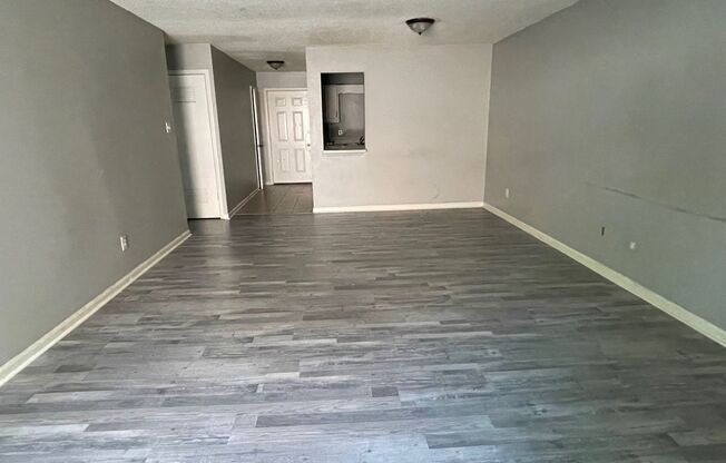 2 beds, 2 baths, $850, Unit 4D