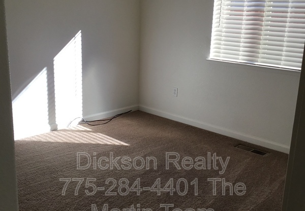 3 beds, 2 baths, 1,297 sqft, $2,195