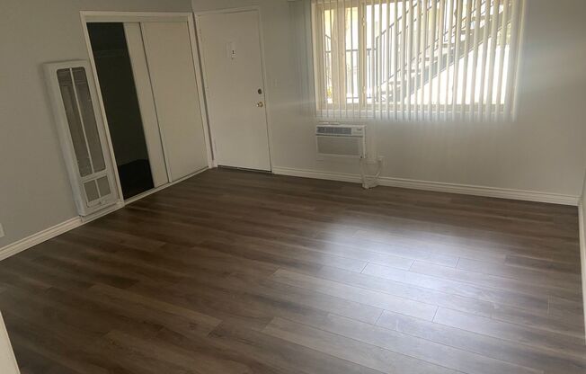 Studio, 1 bath, 392 sqft, $1,400, Unit 838 #08