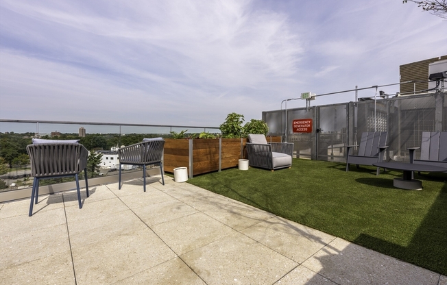 Studio, 1 bath, 475 sqft, $2,950, Unit 203
