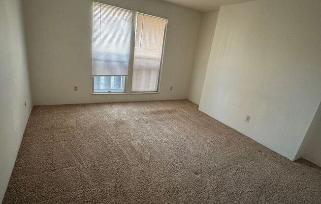 3 beds, 2.5 baths, $1,750, Unit Unit 17