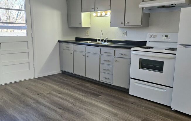 2 beds, 1.5 baths, 830 sqft, $925, Unit 3620 E3