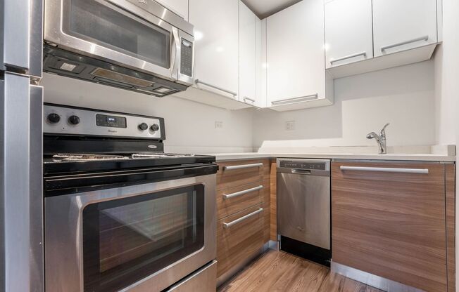 1 bed, 1 bath, $1,695, Unit 3C