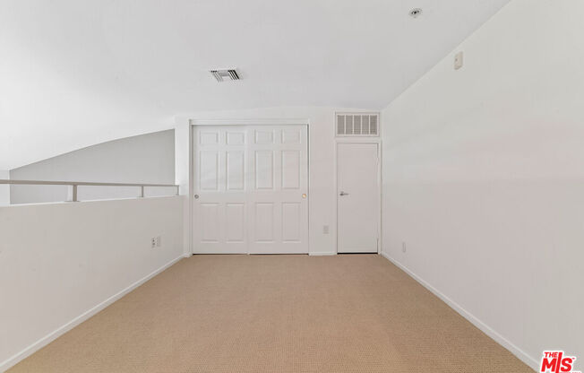 1 bed, 2 baths, 1,149 sqft, $3,750, Unit 438