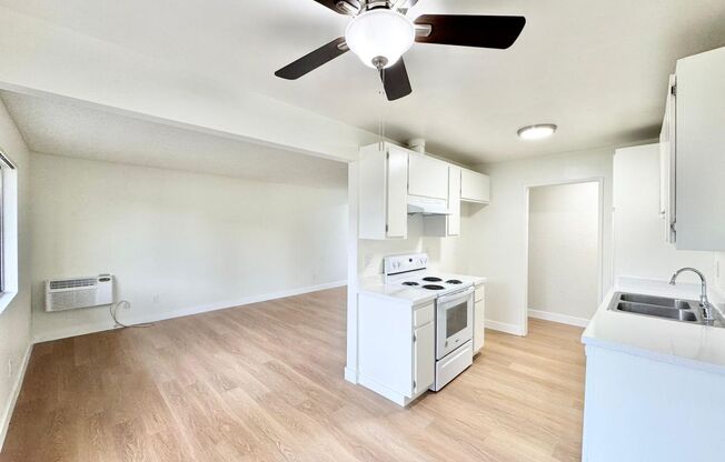 2 beds, 2 baths, 930 sqft, $2,500, Unit 22