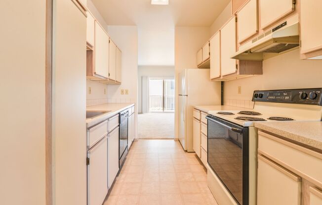 2 beds, 1 bath, 1,024 sqft, $1,635, Unit 824-21