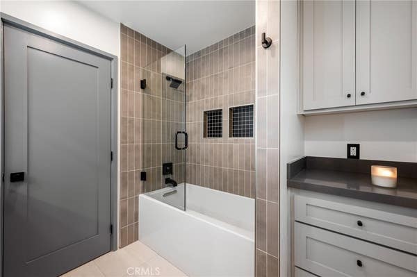 7424 W 85 ST