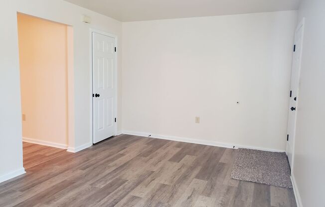 2 beds, 1 bath, $1,350, Unit Apt. Q