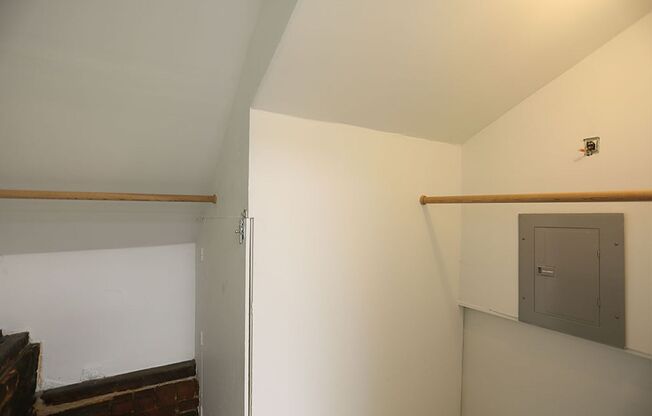 2 beds, 1 bath, $3,395, Unit 1915A Divisadero