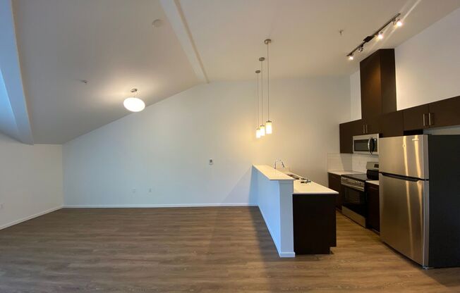 2 beds, 2 baths, 900 sqft, $2,895, Unit 2500-A