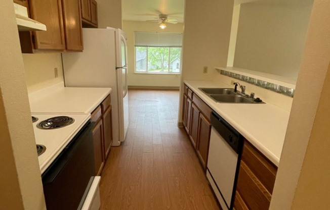 2 beds, 1 bath, 1,000 sqft, $975, Unit TE218X-237