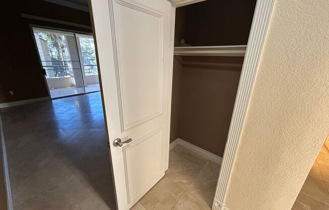 1 bedroom condo in Luxury complex near the Linq
