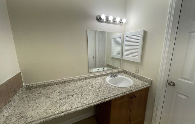 1 bed, 1 bath, 650 sqft, $975, Unit Fairlee B3-1