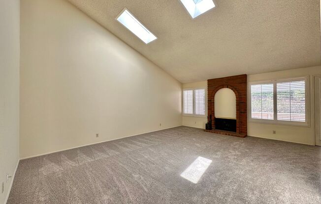 3 Bedroom Townhome In the Beautiful Smoke Tree Community