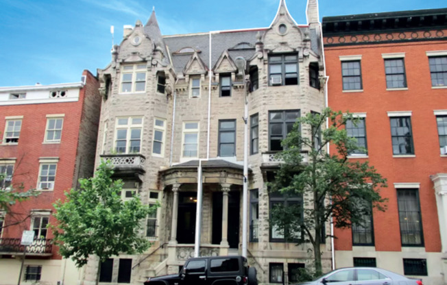 111 W MONUMENT ST
