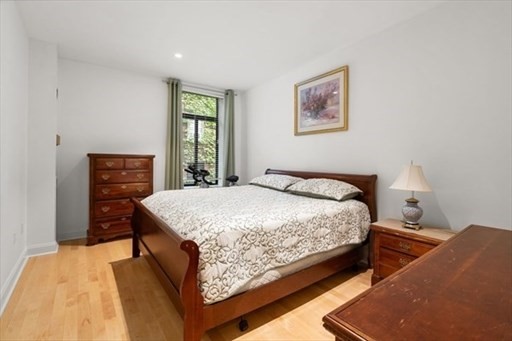 2 beds, 1 bath, 1,165 sqft, $4,000, Unit 304