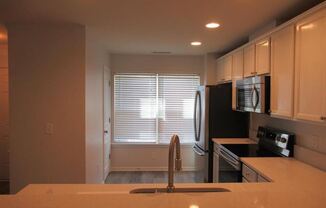 100-308 Stratford Lakes