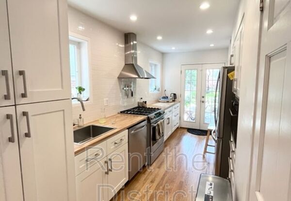 2508 E PL NW