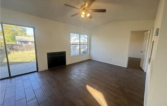 3 beds, 2 baths, $1,225