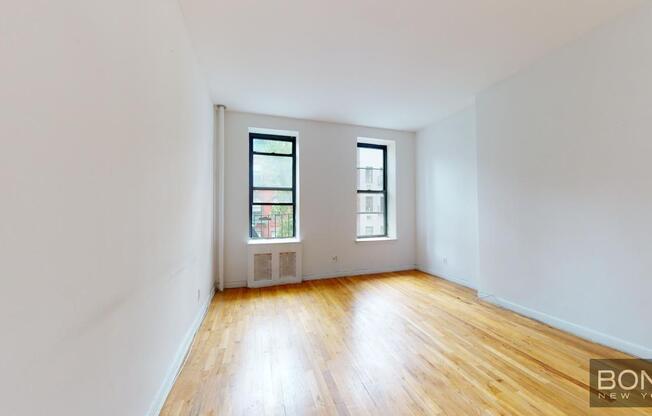 2 beds, 1 bath, $3,800, Unit 11