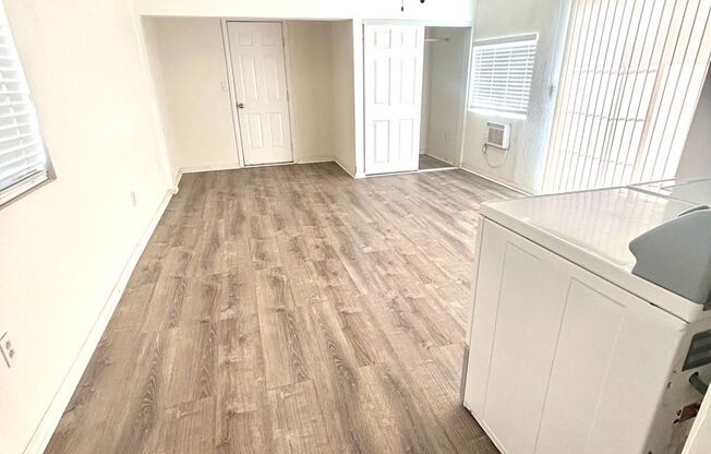 Charming 3 bedroom 1 Bathroom Apartment