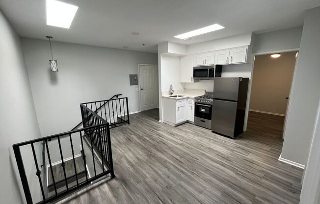 2 beds, 2 baths, 390 sqft, $2,898, Unit 208
