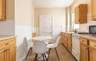 3 beds, 1 bath, $3,100, Unit 1