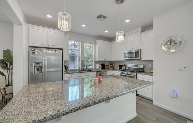 4 beds, 3 baths, $2,900