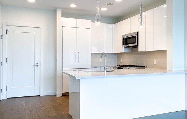1 bed, 1 bath, 767 sqft, $3,275, Unit 617
