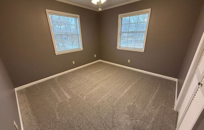 4 beds, 2.5 baths, $2,200, Unit 119 Rolling Oaks Dr