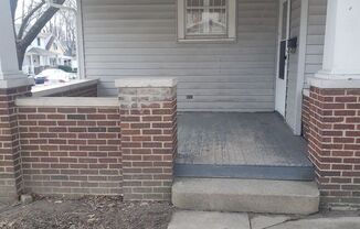 2 beds, 1 bath, $900