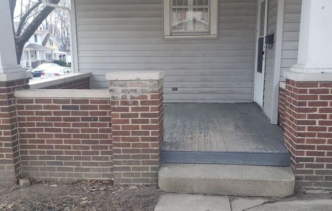 2 beds, 1 bath, $900