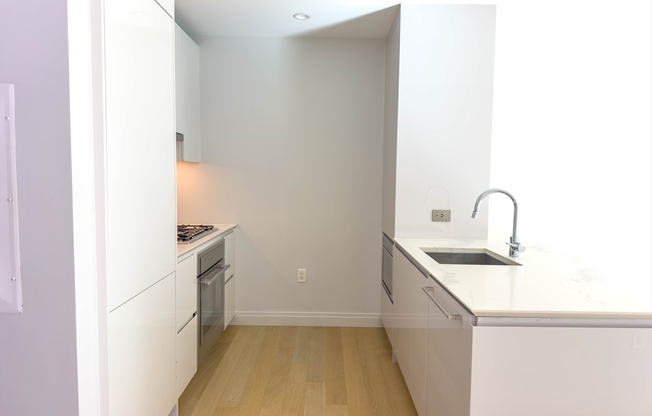 1 bed, 1 bath, 646 sqft, $5,000, Unit 919