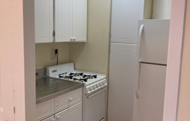 Fantastic Studio in Adams Morgan - Utilities Included - Available Now!