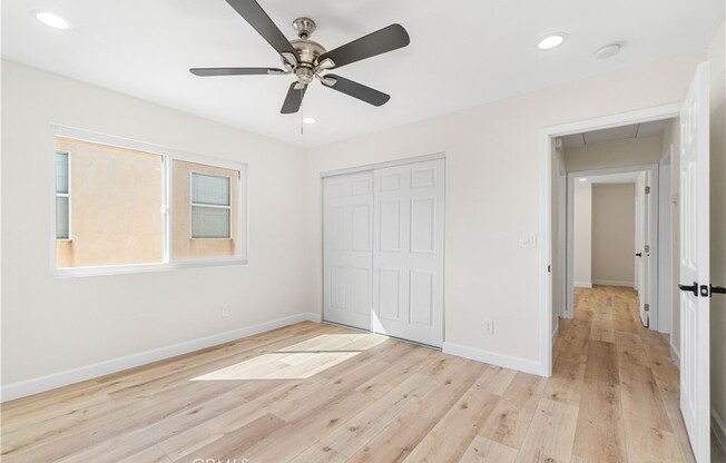 523 W 12 ST
