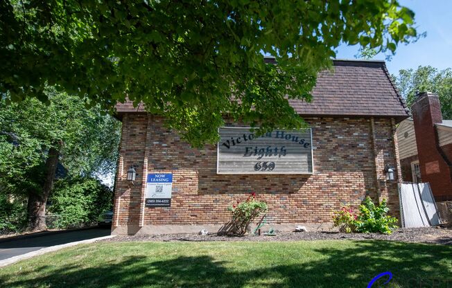 2 beds, 1 bath, 580 sqft, $1,049, Unit C4